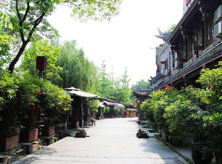 无人的神秘村